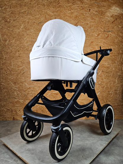 Emmaljunga - NXT90 Flat Outdoor Kombikinderwagen (Sportsitz und Liegewanne) - Schwarz / weiß in gutem Zustand