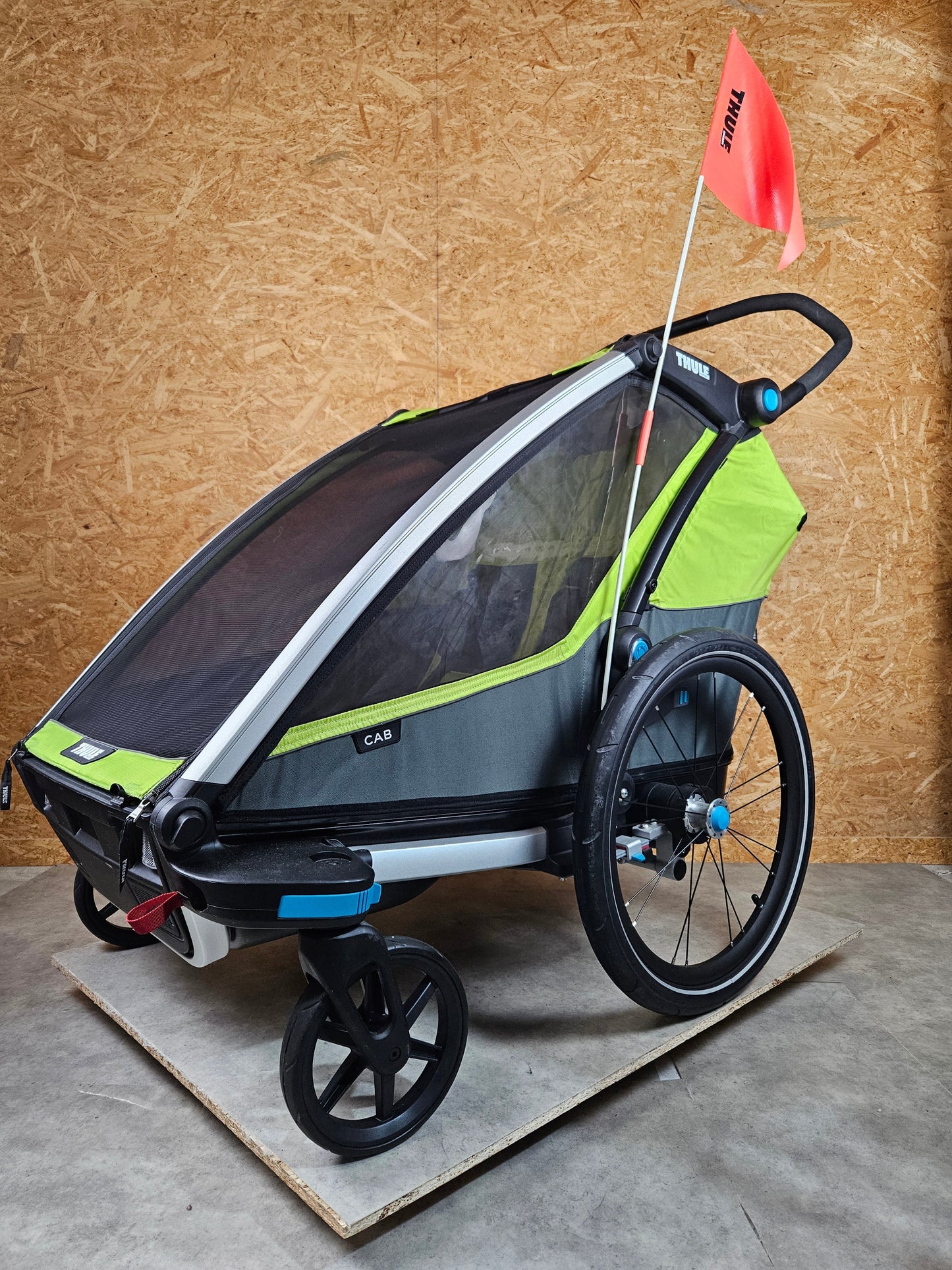 Thule - Cab 2 Fahrradanhänger - Grün in sehr Gutem Zustand 4